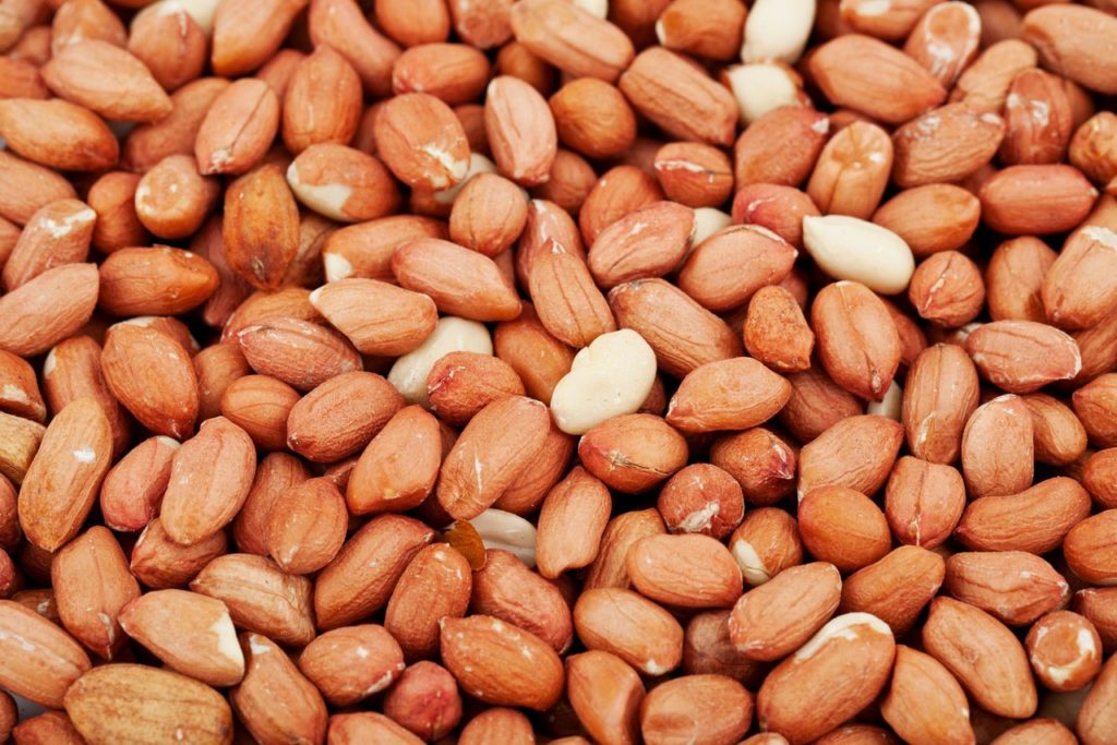 Что такое арахис бланшированный и чем он отличается от других сортов?